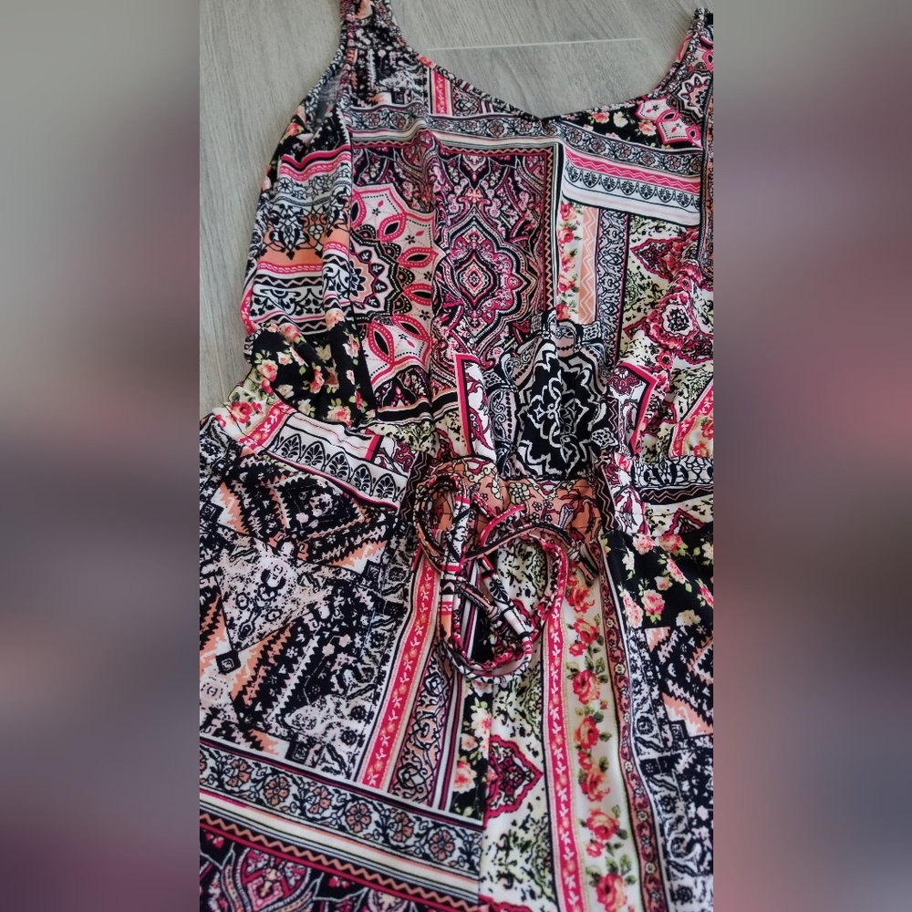 Patterned Romper - Picture 2 of 3